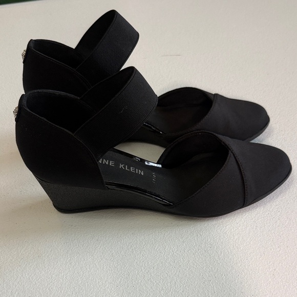 Anne Klein Women's Black Flex Wedges - Picture 5 of 8